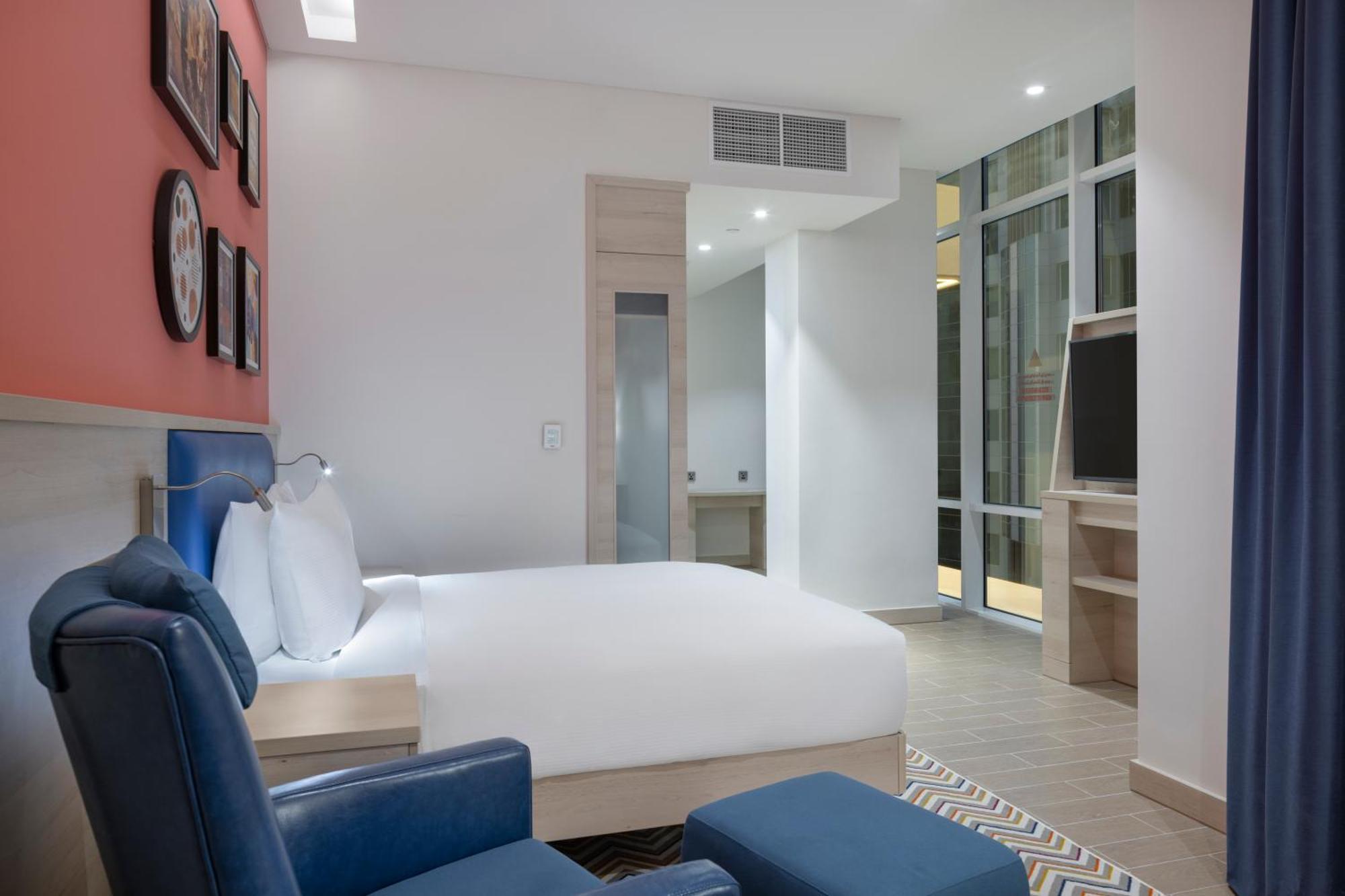 Отель Hampton By Hilton Doha Old Town Экстерьер фото